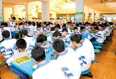 佛山里水食堂承包与工厂送餐服务 专业餐饮解决方案助力企业发展